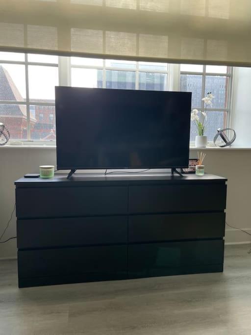 Cozy, High Rise, Large Studio Facing Downtown . Apartment Baltimore Exterior photo